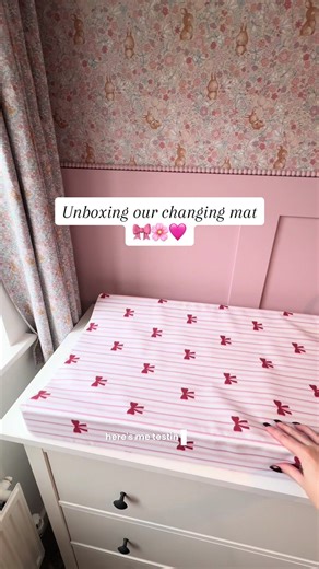 Unboxing a Baby Girl's Changing Mat Essentials