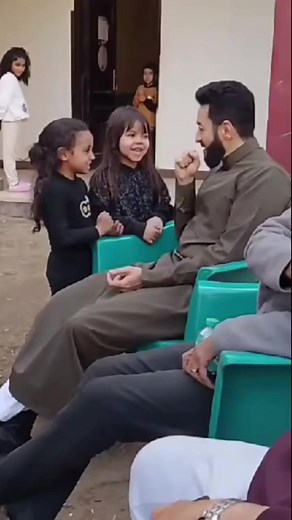 حماده هلال: من المداح إلى سبونج بوب