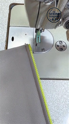 Tips for handling the zipper pull on a front opening sewing Tutorial #sewing #sewinghacks