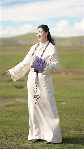 The most beloved Tibetan dance song “Golden Mountains"