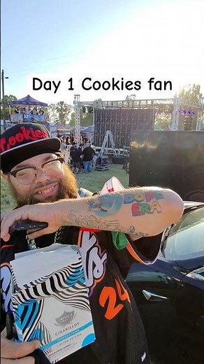 Signing an autograph for a day one Cookies fan #fanlove #cookies #autograph