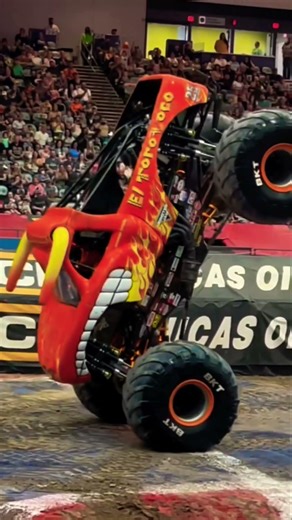 El Toro Loco 2 Wheel Skills #monsterjam