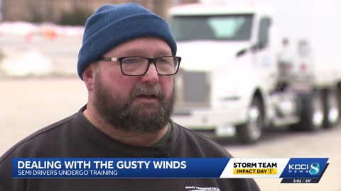 High winds pose big risks for Iowa drivers