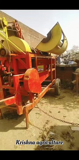 #Prakash #thresher aur #R #shaktiman #thresor me kya diffrence hai . #thresher #reel #viral #agriculture | Krishna Agriculture Farm