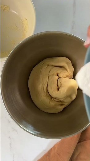 Sourdough cinnamon rolls