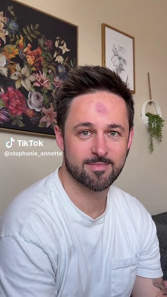 I was dyinggggg when I woke up and saw that on his head hahahahahhaa #husband