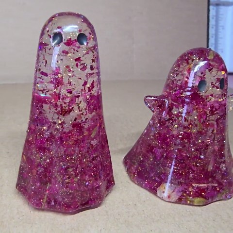 Resin Ghost Figurine: Dried Rose Petals, Spooky Halloween Decor - Etsy