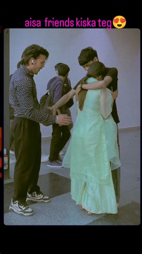 aisa dost ko samahal kar rakho 🤩 minu dil nahin lagta 👩‍❤️‍💋‍👩#love #sad #song #shorts #reels