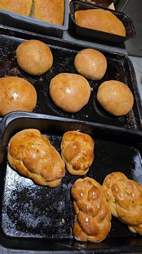 Delicious Homemade Bread Recipe for Fresh Baking