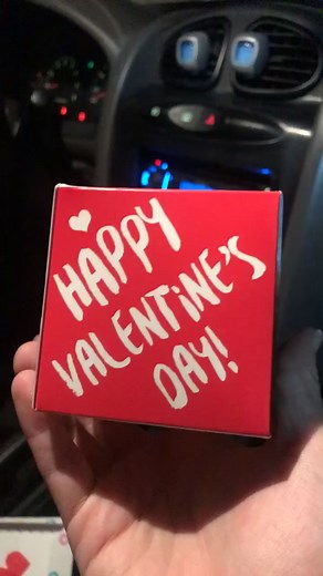 The cutest card you’ll ever see 🥰😍 #boomf #valentinesday #boomfbomb #confetti