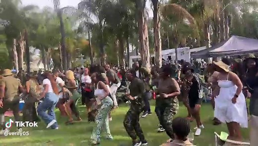 Sunday Soul Session: A Joyful Outdoor Picnic Experience