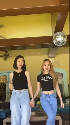 Handcuff Dance Challenge | 2 Person Handcuffs Challenge