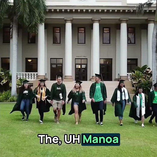 Think Hawaii is just beaches? Think again! 🏛️🌿 UH Manoa brings education + vibrant community vibes
