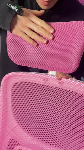 Sit in this chair,the back doesn’t hurt anymore.#icon #foryou #chair #gaming #gamingchair #office #officechair