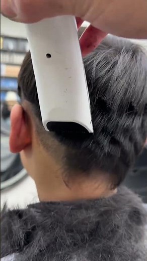 Going to the barbershop again! Learn to cut your own hair in 3 minutes at home.#hairstyle #style