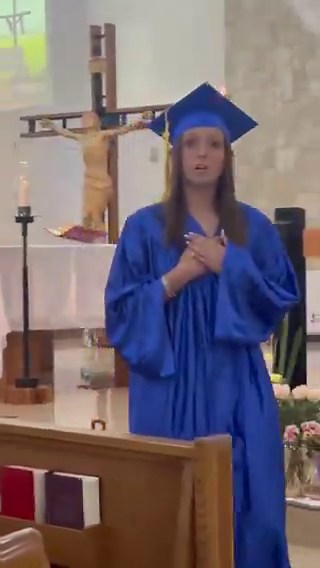 This young lady was graduating from the 8th grade. Her grandma doesn’t live nearby and because everything is so expensive, she was not going to make it. To the graduate’s surprise, as she turns the corner to sit down, lo and behold, she sees her grandma sitting right next to her mom. ❤️Family being there for each other matters! When you think your presence doesn’t matter, think again. 💯Were you fortunate to be surrounded by your family during your milestones growing up? Do you remember your 8th