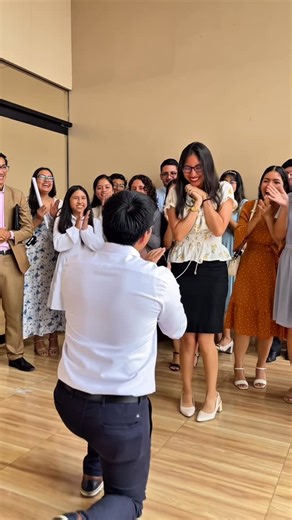 Ministerio Joven San Andrés on Instagram: "⏳ FALTAN 6 DÍAS ⏳ Cada vez estamos más cerca de nuestra Cena de la Amistad – Banquete Real 👑✨ Una noche para compartir, celebrar y disfrutar juntos en hermandad, en un ambiente elegante y especial. 📅 15 de febrero | ⏰ 7:45 p. m. 📍 Martínez de Compañón 821 💰 S/ 35 🔔Últimos cupos 👉 Inscríbete ya ya‼️con tu líder de Grupo Pequeño ó directo con la 📱 Tesorera de J.A.: Wendy Medina – 924 022 329 Recuerda☝️ llevar a tus amigos🫂 #ministeriojoven #jovene