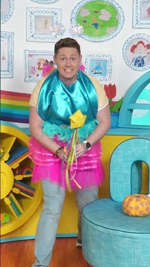 Play Spot The Tooth with David the Tooth Fairy in the Milkshake! Studio