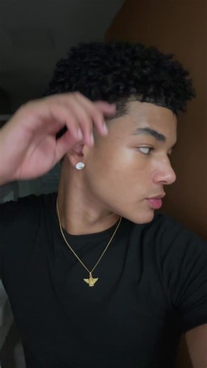 Os vídeos de Shaw. (@bitchloveshaw) com som original - AstroZK