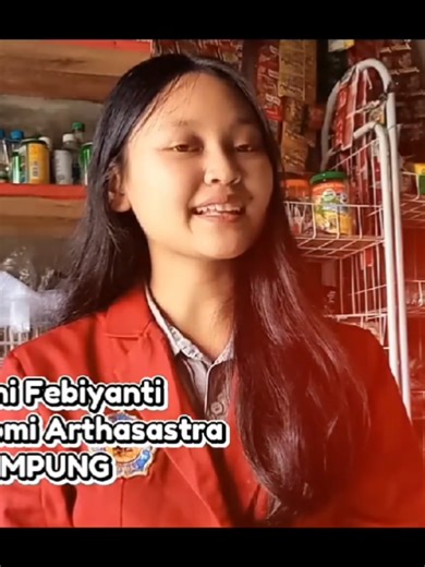 “Halo semuanya 👋 Perkenalkan, nama saya Riyani Febiyanti, mahasiswa Semester 1. Pada video ini, saya akan menjelaskan materi mata kuliah Dasar-Dasar Manajemen, yaitu Analisis SWOT dan POACE. Pertama, Analisis SWOT. SWOT merupakan alat analisis untuk mengetahui kondisi suatu organisasi atau usaha, yang terdiri dari Strength atau kekuatan, Weakness atau kelemahan, Opportunity atau peluang, dan Threat atau ancaman. Analisis SWOT sangat penting untuk menentukan strategi yang tepat agar tujuan organ