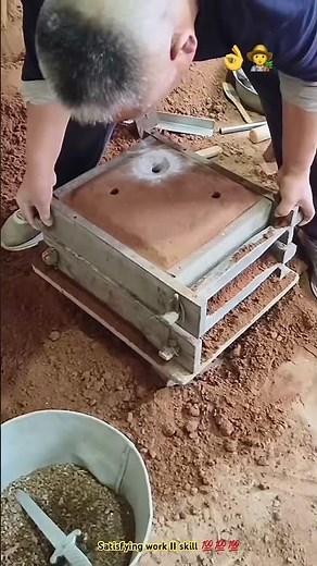 Use sand making mold for casting aluminum tools