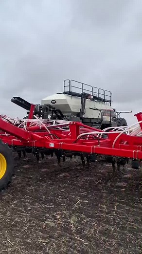 Jumping Over the Longest Freight Train in Farming Simulator 19