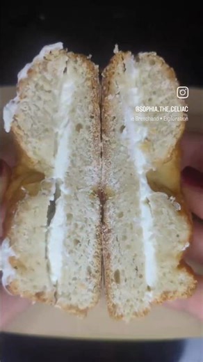 homemade cinnamon sugar bagel w/ cream cheese #stopmotion #delicious #breakfast #sugar #viral #yum