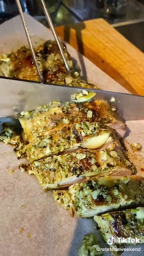 Mușchi de porc împănat cu usturoi – Rețetă delicioasă