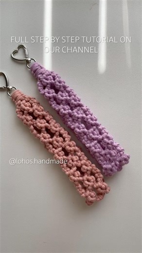 DIY Macrame Wristlet Keychain #macrametutorial #diykeychain #handmade #macrame #diy #macramepattern