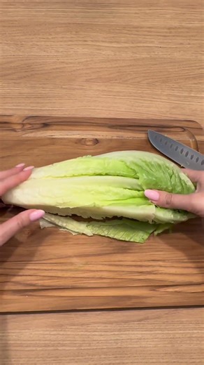 How to Cut Lettuce the Right Way | Keep Lettuce Fresh & Crisp Longer #cookingtips #kitchenhack