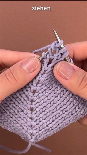 Schön dezent für Sommerstrick - beidseitige Maschenzunahme #stricktipps #knittingtutorial #raglan