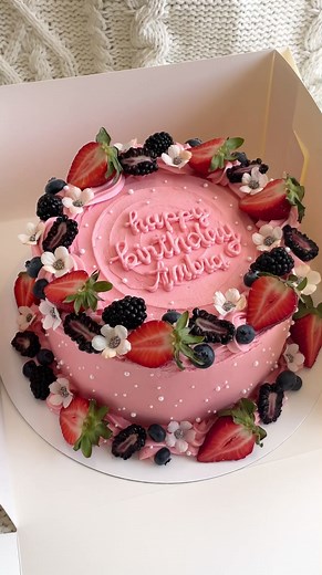 The most gorgeous cake for spring🍓🌼🫐🫧💗 details: 8 inch vanilla cake filled with fresh fruits and decorated with strawberry buttercream fruit cake flower cake strawberry cake #cakedecorating #fruitcake #flowercake #cake #cakeart #strawberrycakes #berrycake #flowers #pinkcake #spring #springbaking #cakeart #cakedecorator #cakeinspo