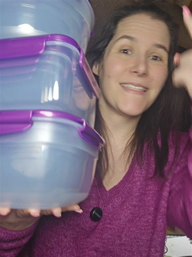 This LocknLock nesting food storage set from QVC is the organization upgrade your kitchen has been begging for. Instead of a chaotic pile of mismatched lids and containers, everything stacks neatly inside each other so your cabinets stay clean, tidy, and easy to find. ✔ Nestable design saves cabinet space ✔ Locking lids help keep food fresh ✔ BPA-free, microwave safe, dishwasher safe ✔ Perfect for leftovers, meal prep, and pantry organization If your container cabinet is currently a disaster… th