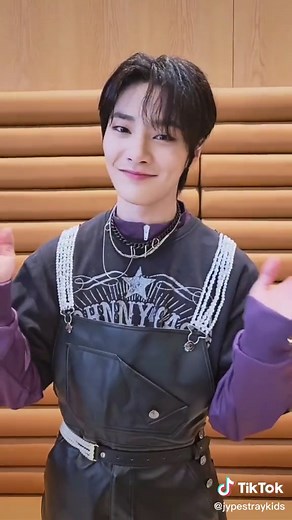 What's ur favorite Stray Kids outfit? ✨ #StrayKids #스트레이키즈 #MANIACchallenge #매니악챌린지 #MANIAC #ODDINARY #KPop#kpopfashion