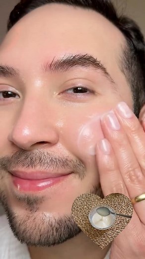 2.6M views · 20K reactions | The Secret to Glass Skin: Get a Flawless Glow in Minutes! ✨ #glassskin #glowingskin #skincareroutine #koreanbeauty #dewylook #beautytips #naturalglow | Beauty recipes | Facebook