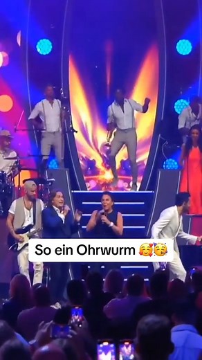 Sie haben die Bühne gerockt 🥰🥳 Schlager HITMIX: https://open.spotify.com/playlist/3MROoGjsHtghvSGHqkmznC... | Schlager Digital
