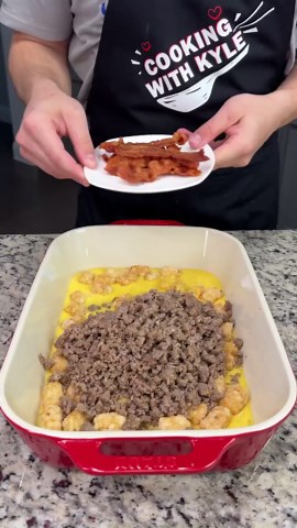 Cheesy Tater Tot Breakfast Casserole