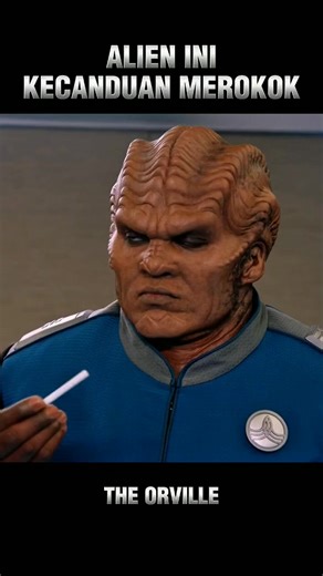 Cerita Alien Kecanduan Rokok yang Menggelikan