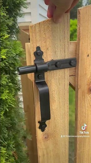 Cedar Fence Installation Huntley Illinois | 76 Fence Company | IllinoisFencing.com