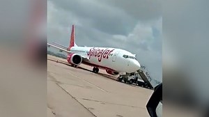 After being stranded for nearly 11 hours in Karachi, 138 passengers of a Delhi-Dubai SpiceJet finally took off for the UAE on an alternate flight that was sent from India on Tuesday evening. (Video Credit: Independent Urdu) | NDTV