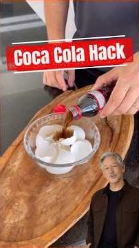 Coca-Cola + Eggshells = The Best Pan Cleaner? 🤯 #cleaninghacks #lifehacks #kitchenhacks #homehacks