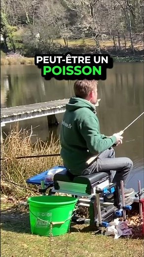 Pêche mystérieuse: Le flotteur coule! Poisson ou problème? #shorts