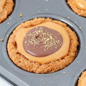 3 INGREDIENT CHOCOLATE & CARAMEL BUTTERNUT SNAP TARTLETS