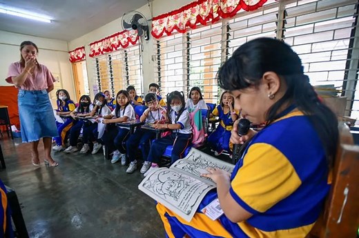 Lack of textbooks, untrained teachers highlight PH education issues, according to study | ABS-CBN News