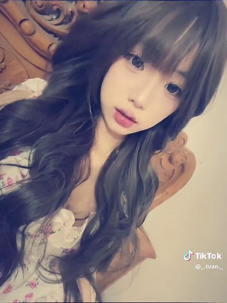 Video của Vợ Minh Hy 🐣 (@_.emiu.chipchip_) với bản nhạc nhạc nền - Darling - Vợ Minh Hy 🐣