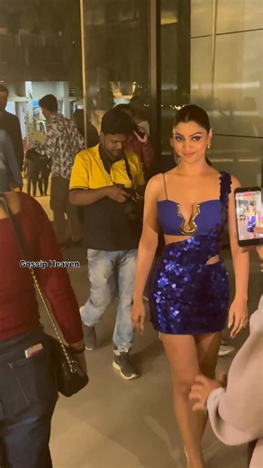 Akanksha Puri At The Launch Of Annual Glarionic Calendar-Rubaru 2026 #bollywood #fblifestyle #akankshapuri | Gossip Heaven