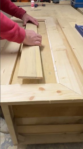Vinavil e legno: ecco quanta colla serve davvero 🪵💪 #woodworking