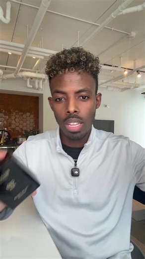 Love this combo! CEO Man is for everyday wear, it’s clean and confident G.O.A.T Man for nights warmer, deeper, more masculine. Two different moods, same luxury feel. Smells like designer… without designer prices. #perfume #bellavitaluxury #mensperfume #cologne