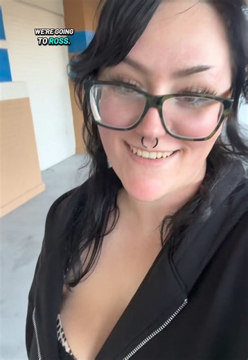 i’m broke but i’m def still gonna window shop😏 #alt #shopping #dayinthelife #edhardy #goodwill