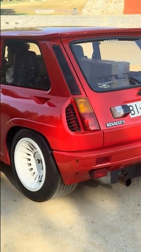 🔥 Cette Renault 5 Turbo 2 rouge est une véritable légende !